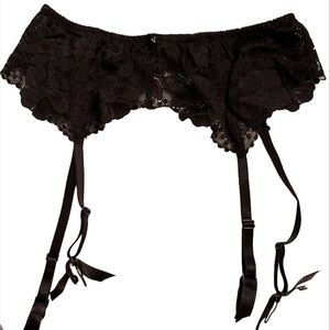 VICTORIA’S SECRET GARTER, M